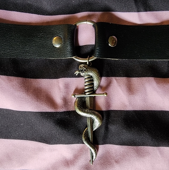 Dolls Kill backstabber choker - Picture 2 of 5